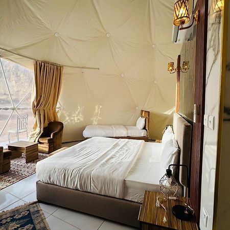 Rum Four Mountain Luxury Camp Wadi Rum Extérieur photo