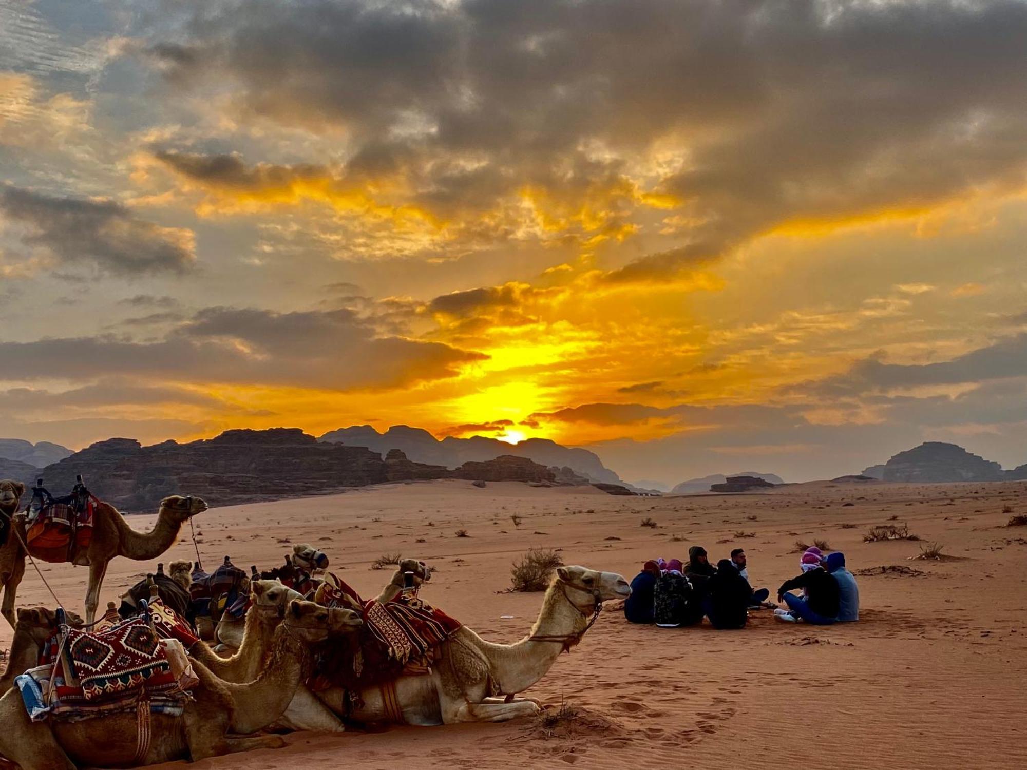 Rum Four Mountain Luxury Camp Wadi Rum Extérieur photo