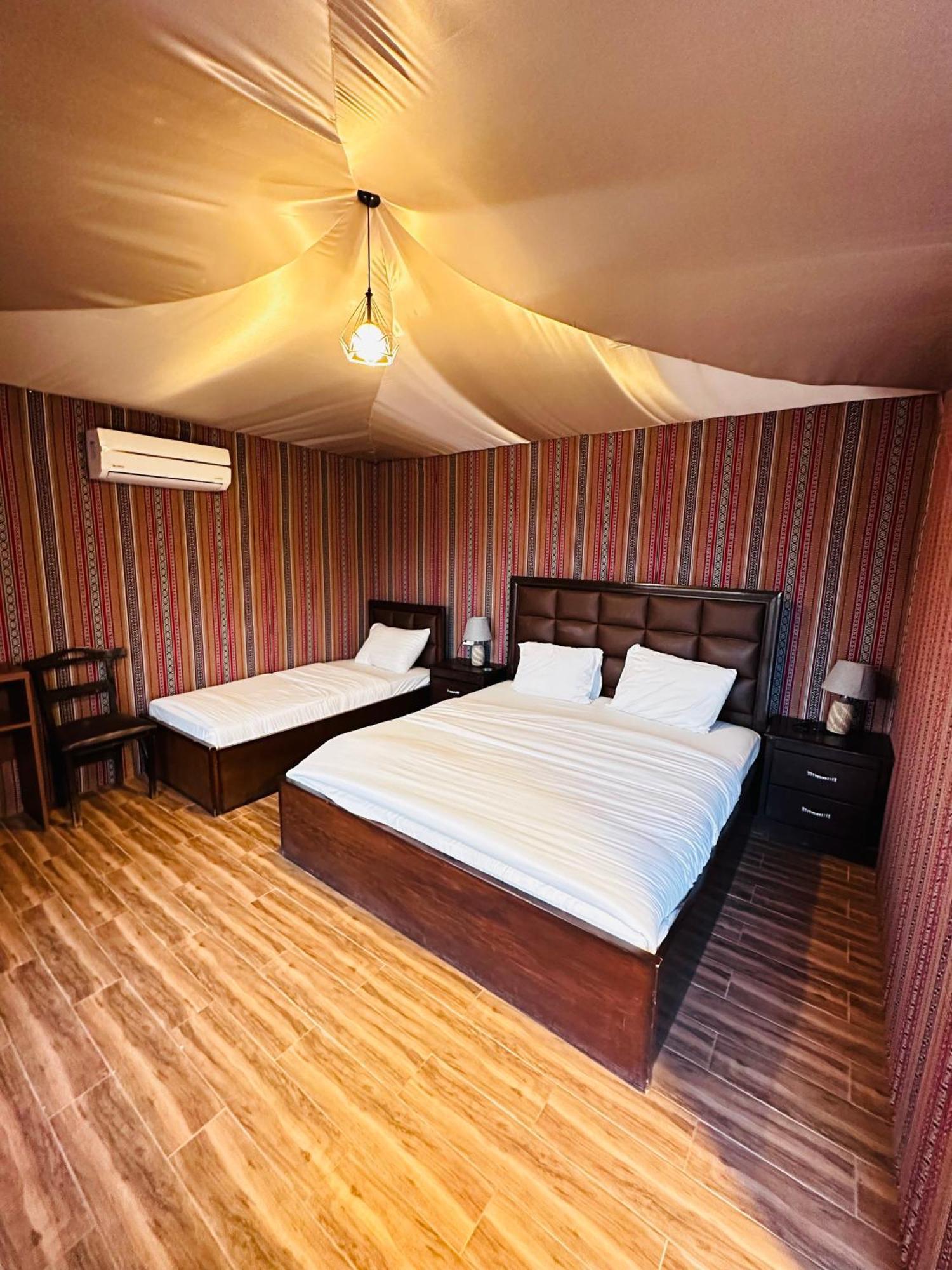 Rum Four Mountain Luxury Camp Wadi Rum Extérieur photo