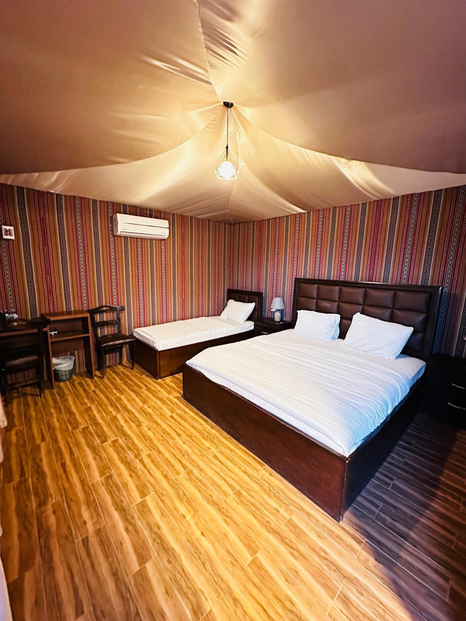 Rum Four Mountain Luxury Camp Wadi Rum Extérieur photo