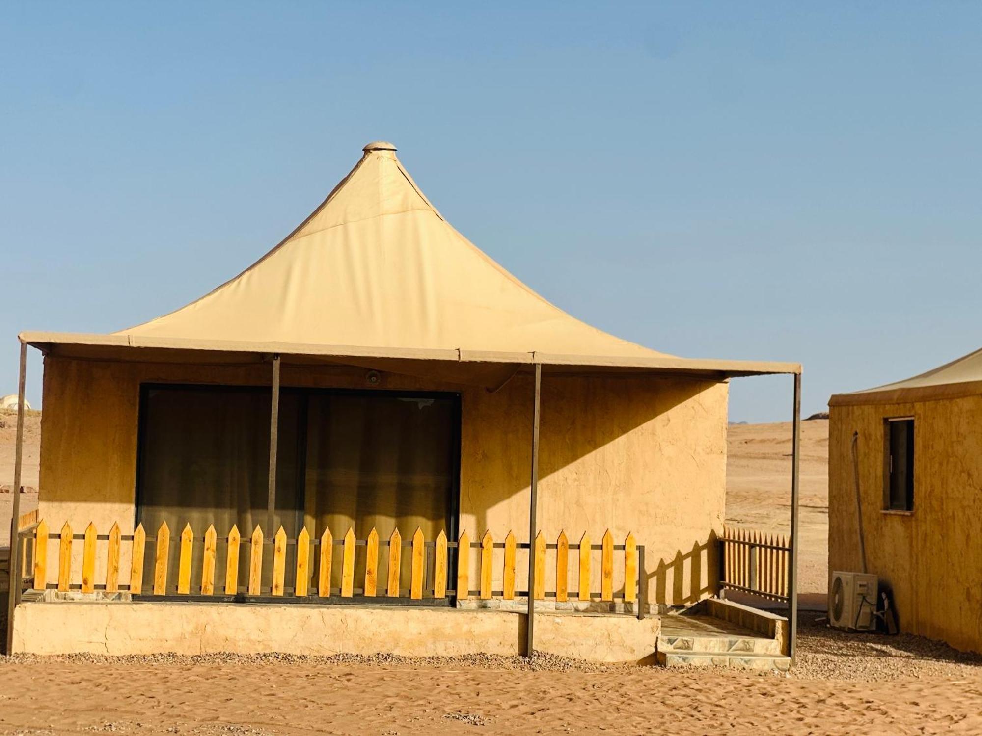 Rum Four Mountain Luxury Camp Wadi Rum Extérieur photo