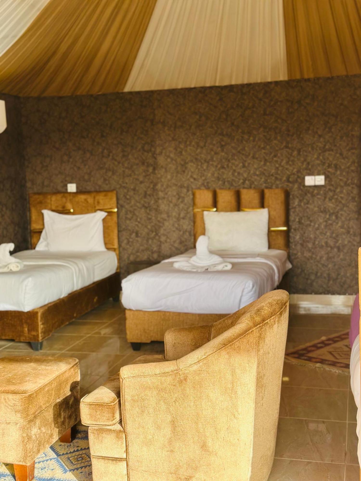 Rum Four Mountain Luxury Camp Wadi Rum Extérieur photo