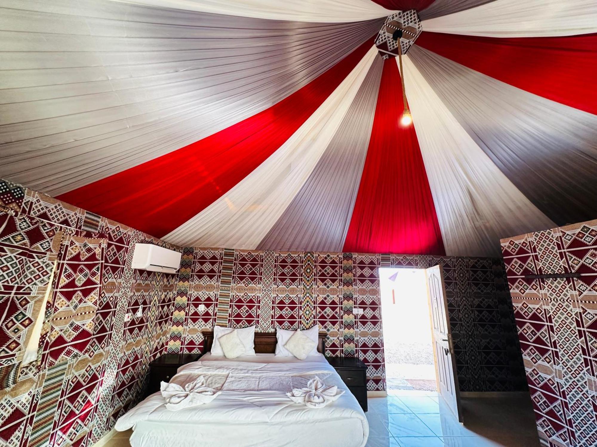 Rum Four Mountain Luxury Camp Wadi Rum Extérieur photo