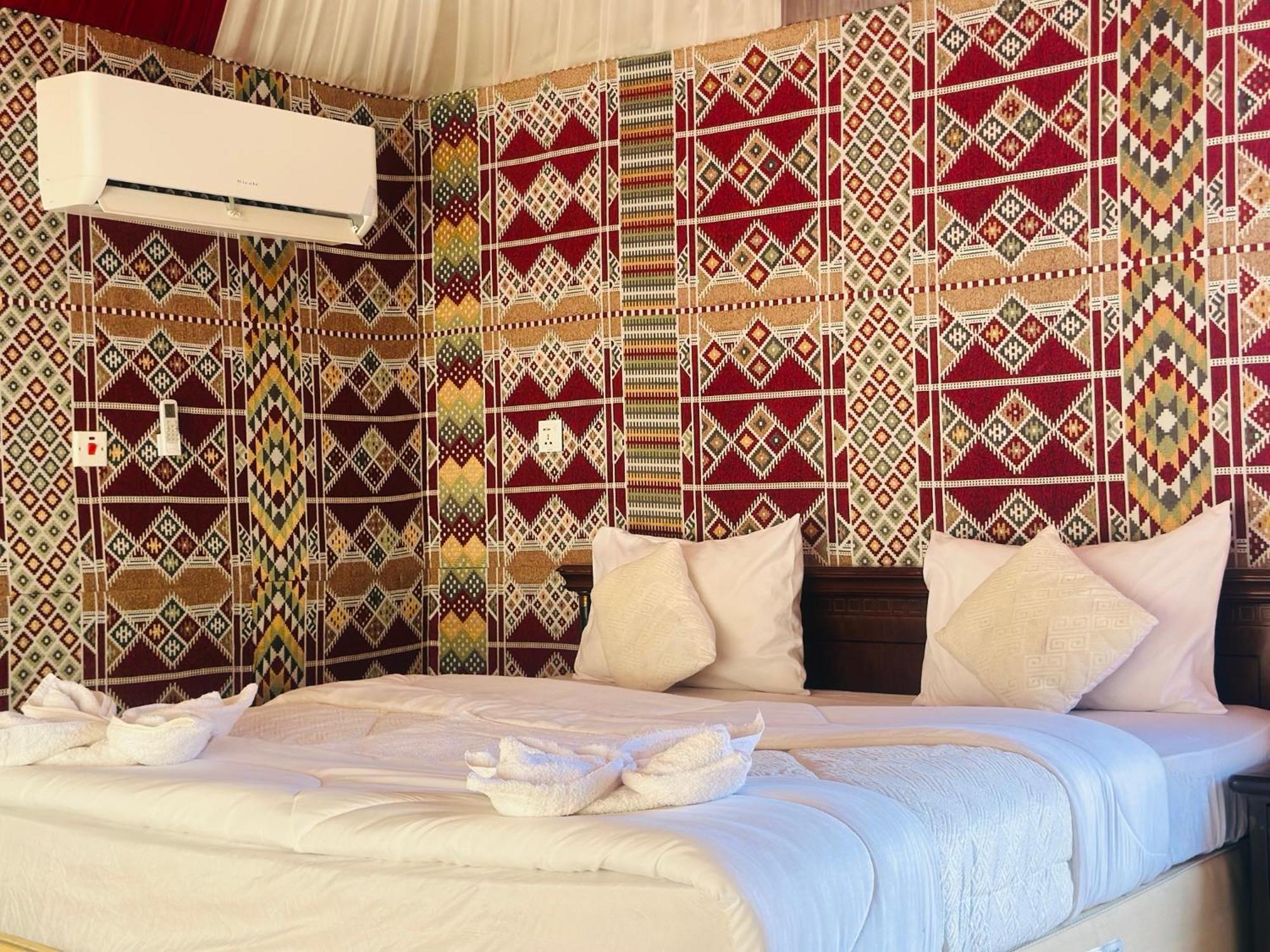 Rum Four Mountain Luxury Camp Wadi Rum Extérieur photo