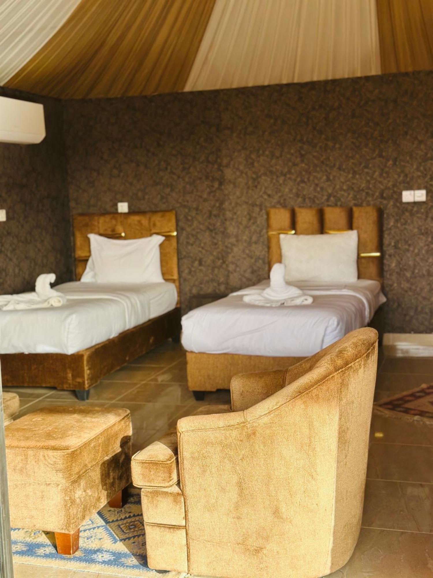 Rum Four Mountain Luxury Camp Wadi Rum Extérieur photo